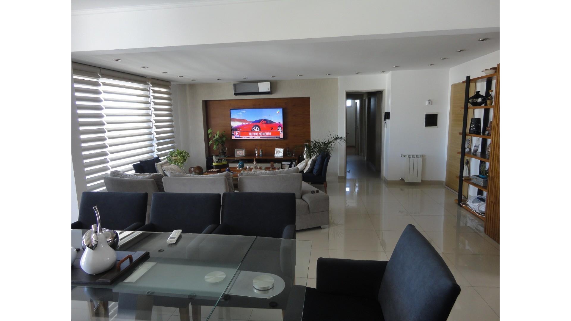 Jose M Estrada 62 , Piso 7