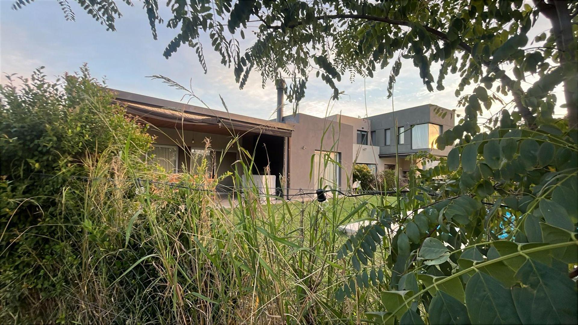 Casa en Venta en Pilar del Este - Santa Emilia, USD 155.000