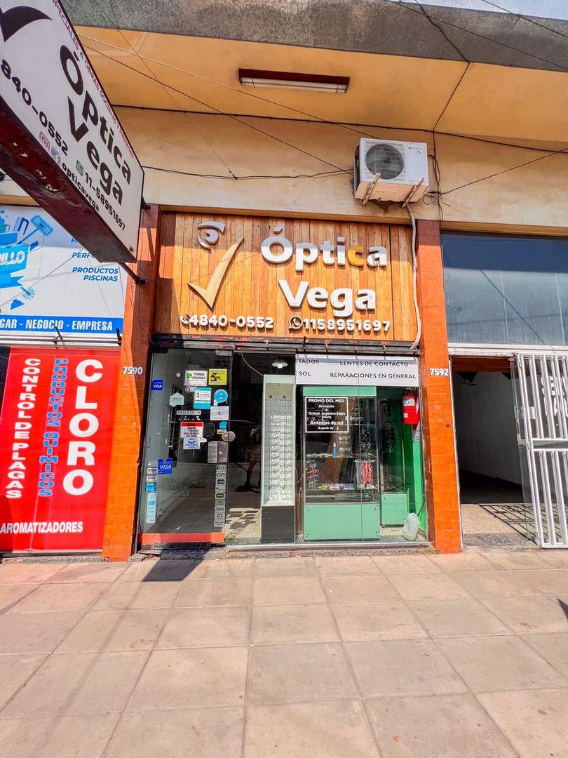 VENTA LOCAL COMERCIAL EN TRES DE FEBRERO