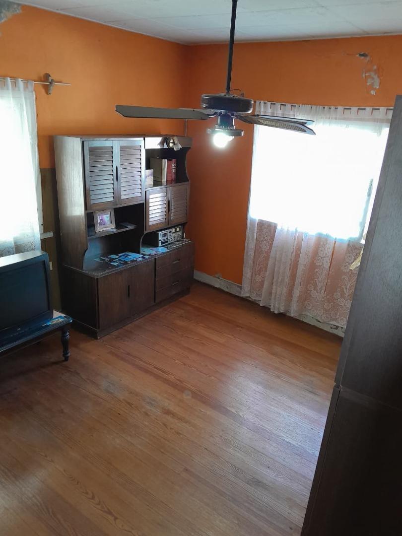 Casa en lote propio – 4 ambientes con patio y terraza