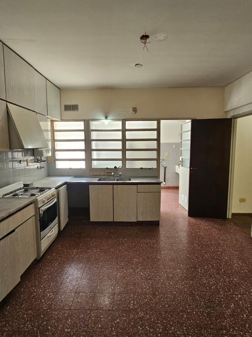 Departamento en Alquiler con 1 cocheras