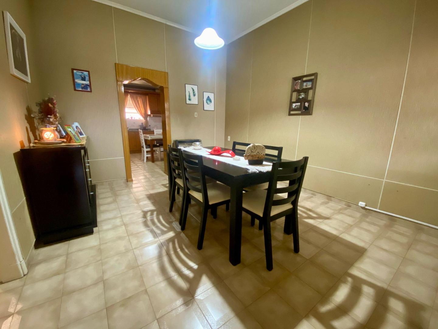 VENTA / CASA / 3 DORMITORIOS / CENTRO / RAFAELA