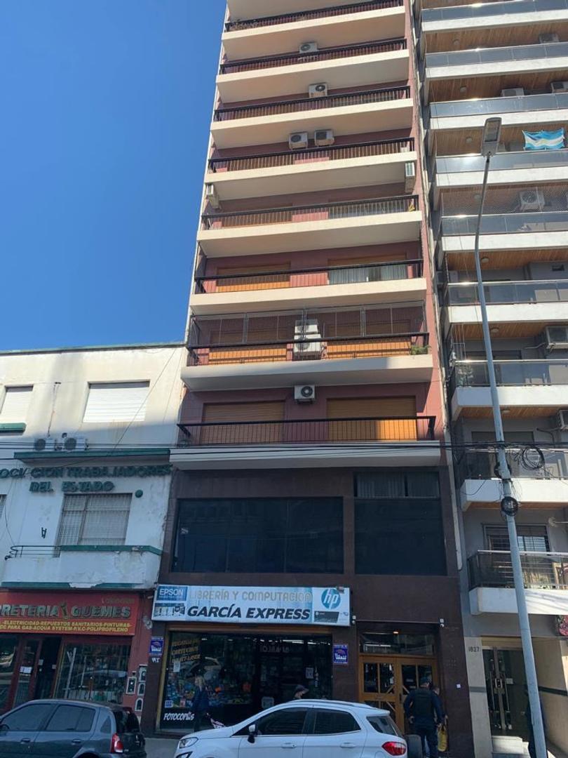 EXCELENTE SEMIPISO 4 AMBIENTES CON DEPCIAS. SOBRE AV. MITRE