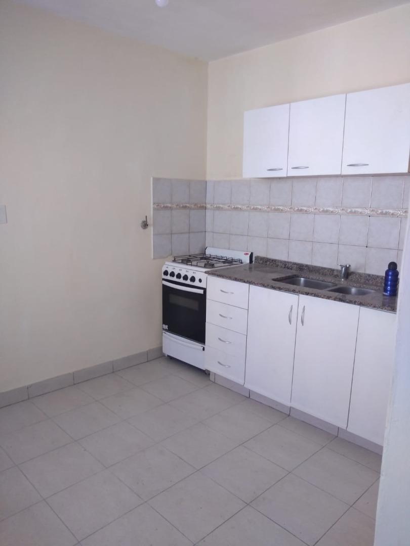 DEPTO TIPO CASA EN ALQUILER BRANDSEN 4400 VILLA DOMINICO