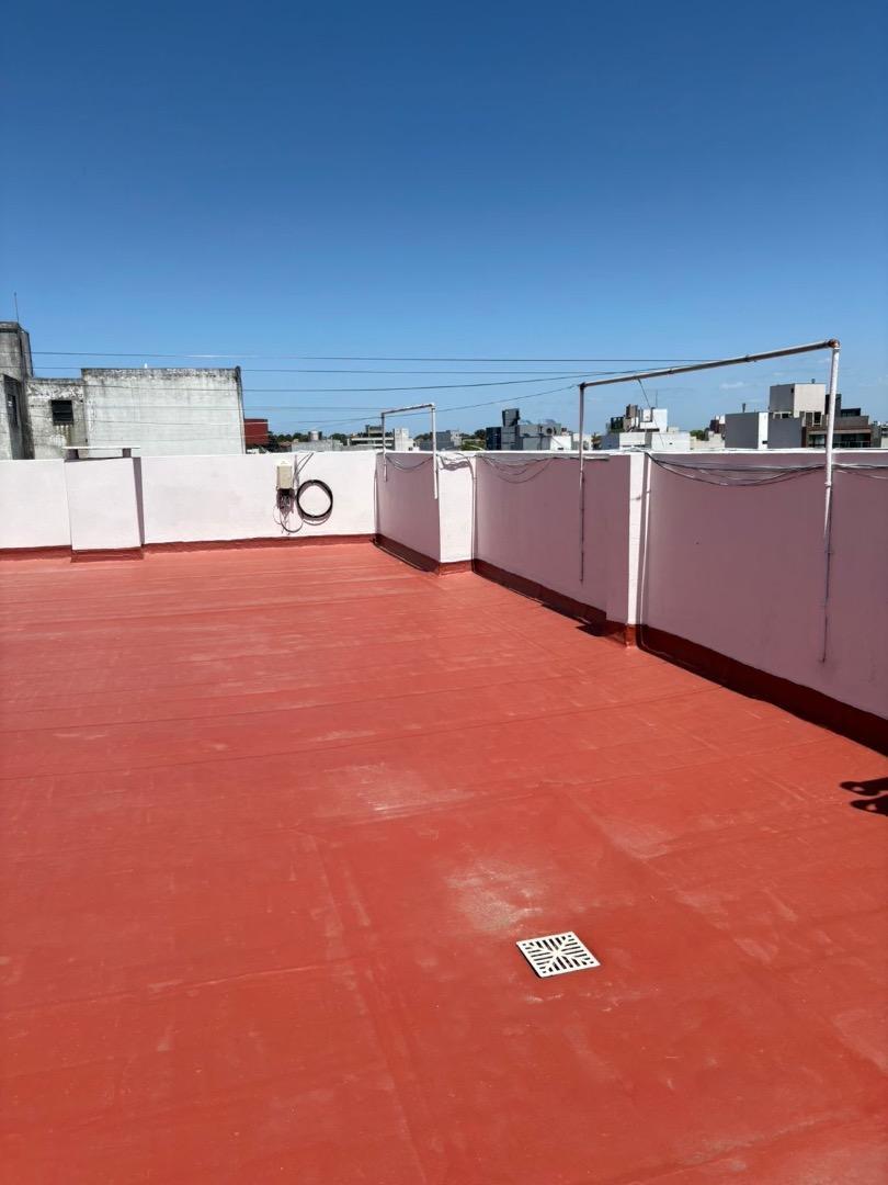 Castelli 2200, Piso 2