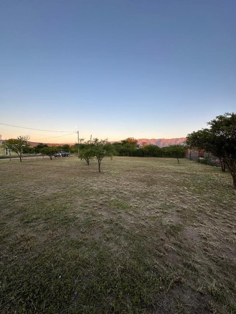 Terreno con excelente vista en barrio Piedra Pintada