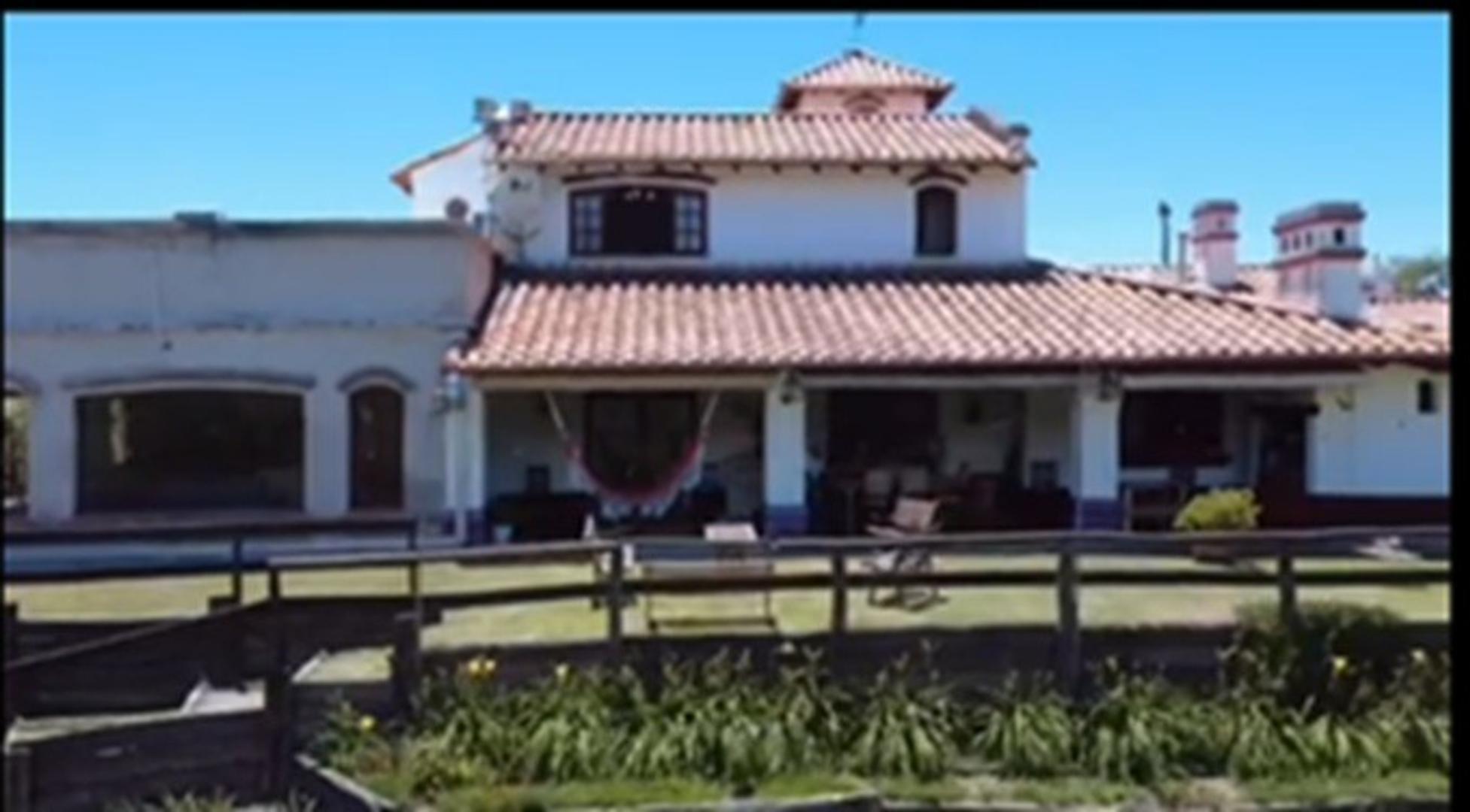 Casa en Venta con 6 cocheras