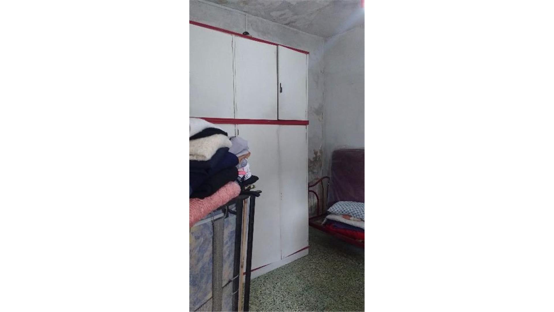 Casa a reciclar mas dos locales, o lote 10 x 30 en Moron sur