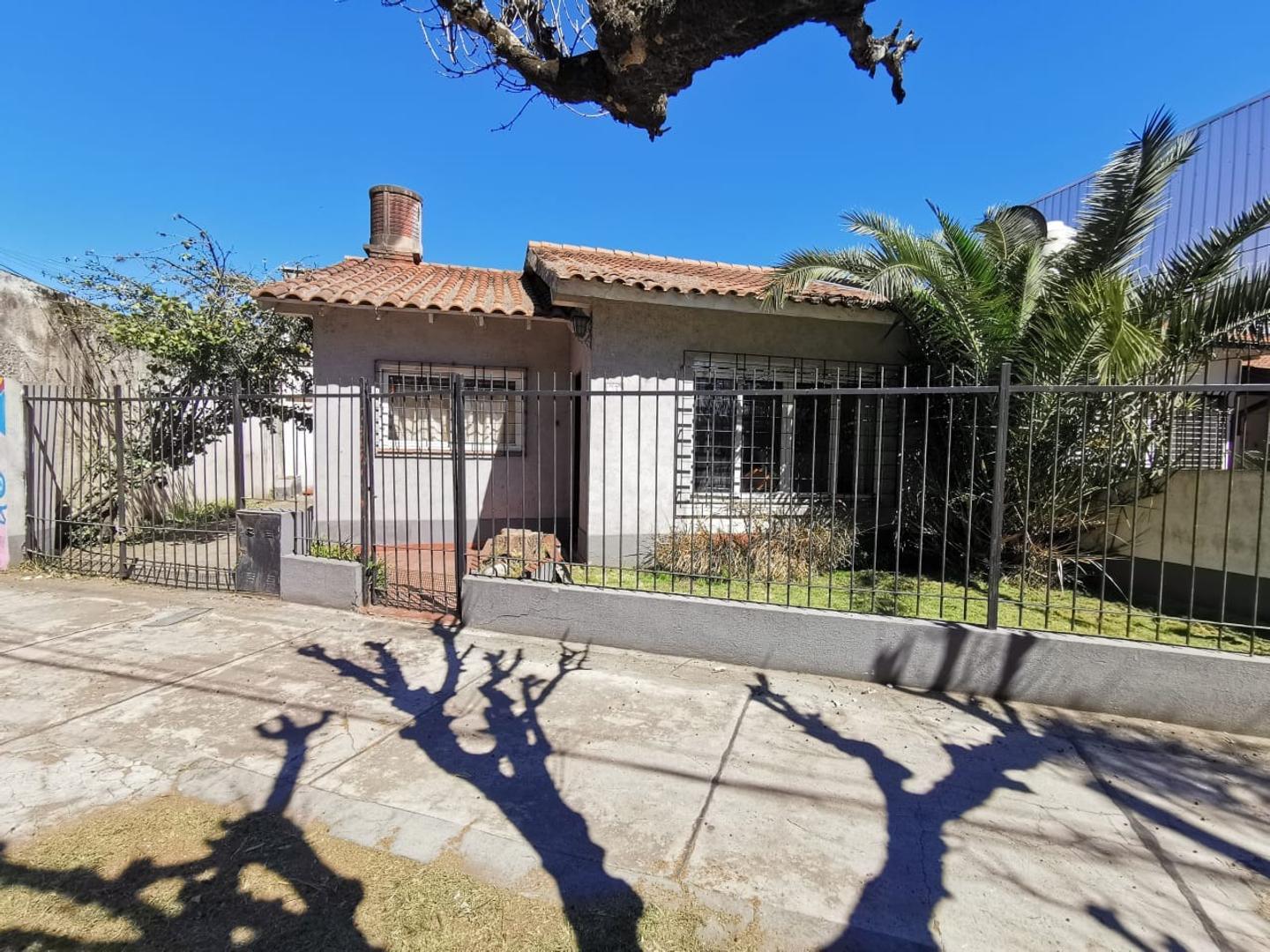 Casa 3 ambientes Ituzaingó sur