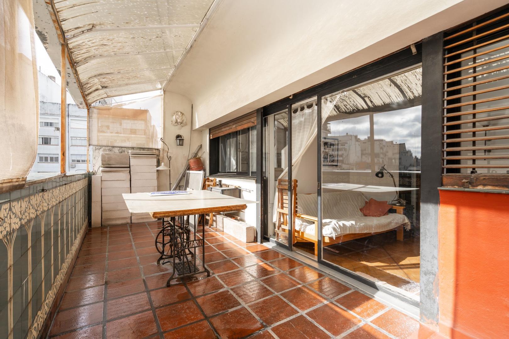 UNICO 2 AMBIENTES C/BALCON TERRAZA CON SOL (ver descrip)