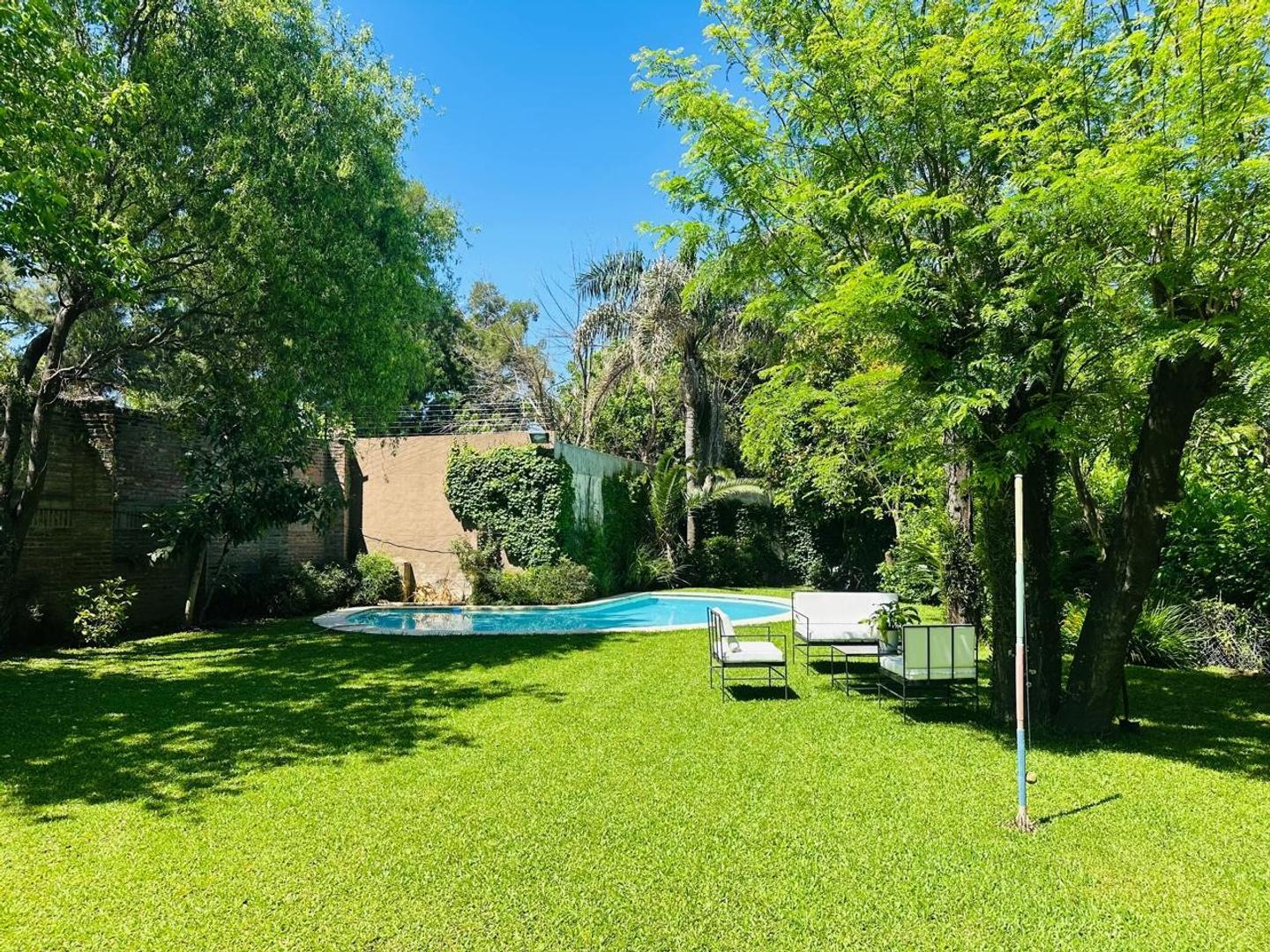 Casa 5 ambientes con 4 baños