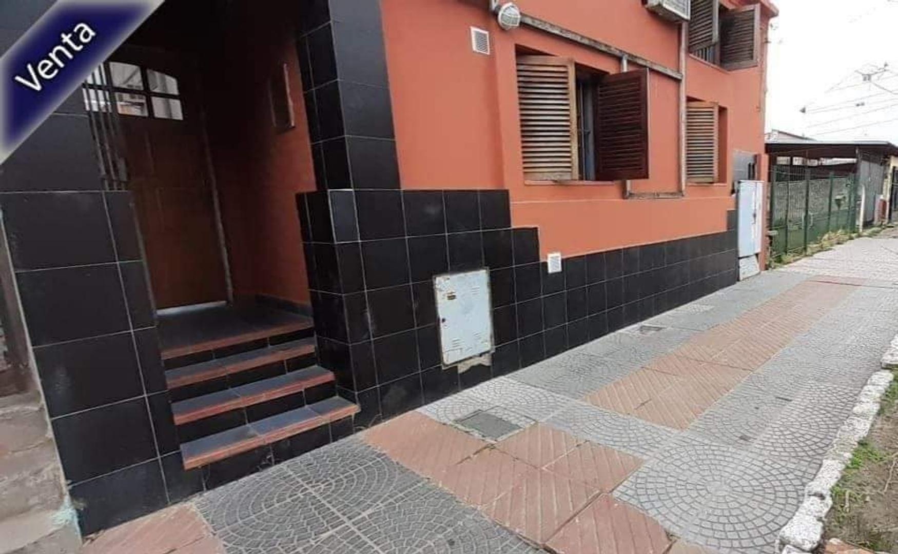 AMPLIO 2 AMB CON PATIO. OPORTUNIDAD 