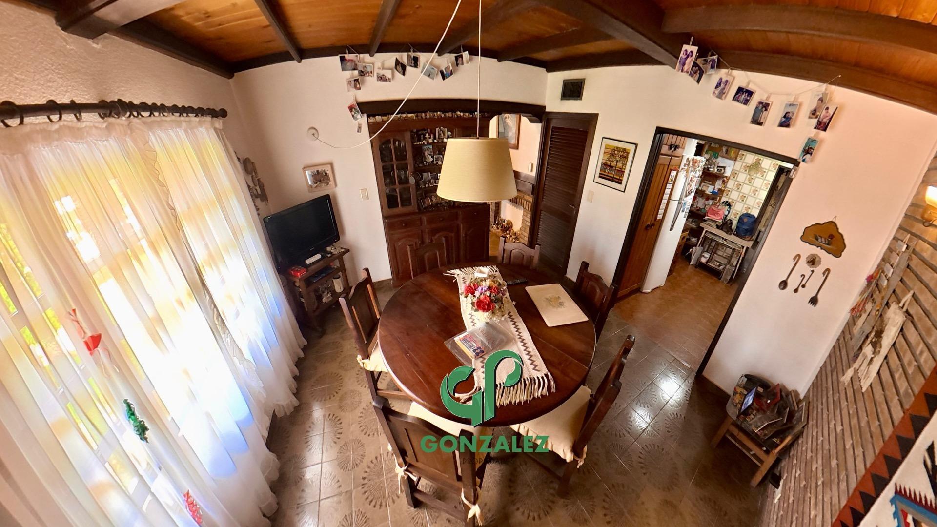 Casa en Venta con 3 cocheras