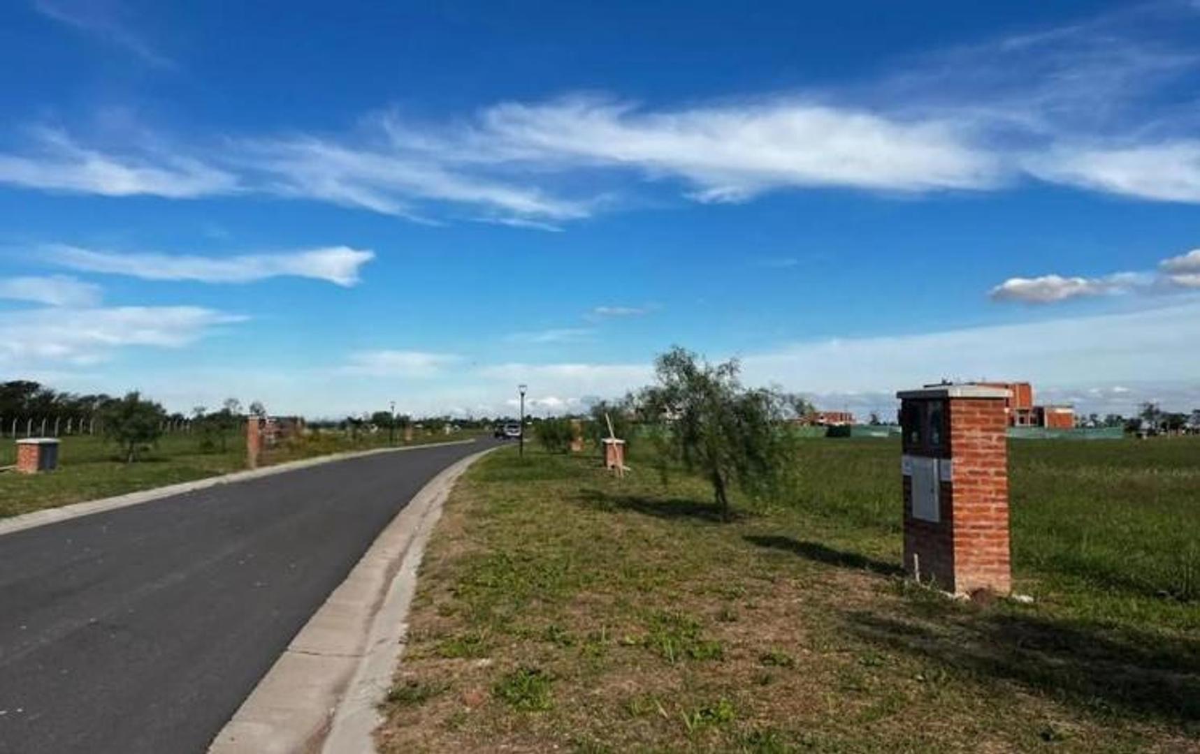 Lote En Venta En Barrio Village Joven, Bella Vista