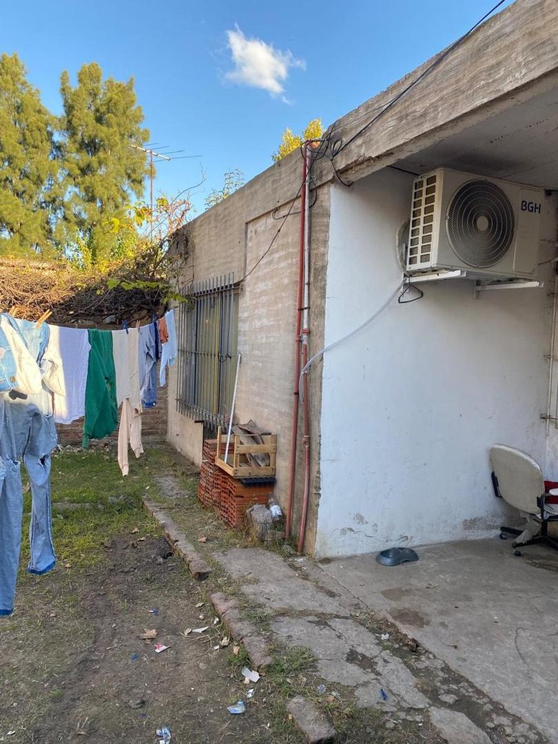 CASA 3 AMBIENTES EN VENTA EN SPEGAZZINI CENTRO