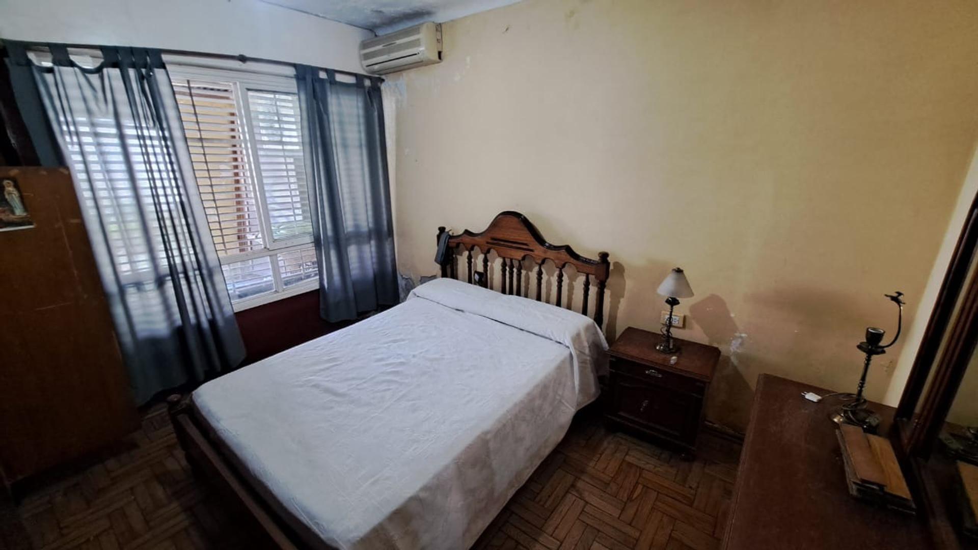 Casa a metros de la Costanera a refaccionar