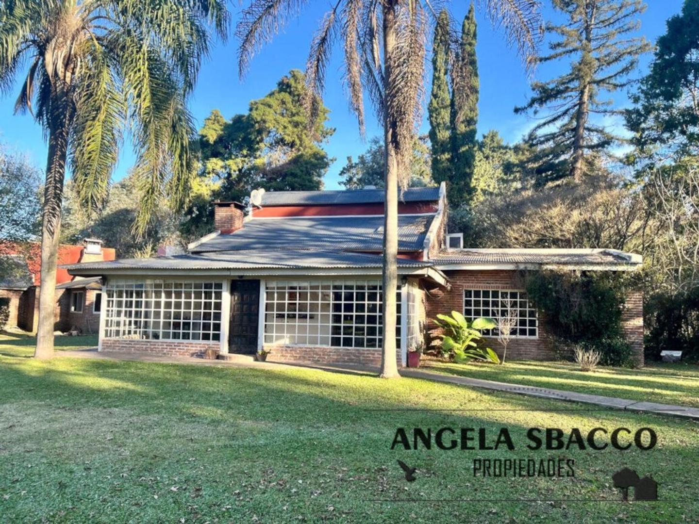 Hermosa Casa quinta en Barrio parque el Remanso.