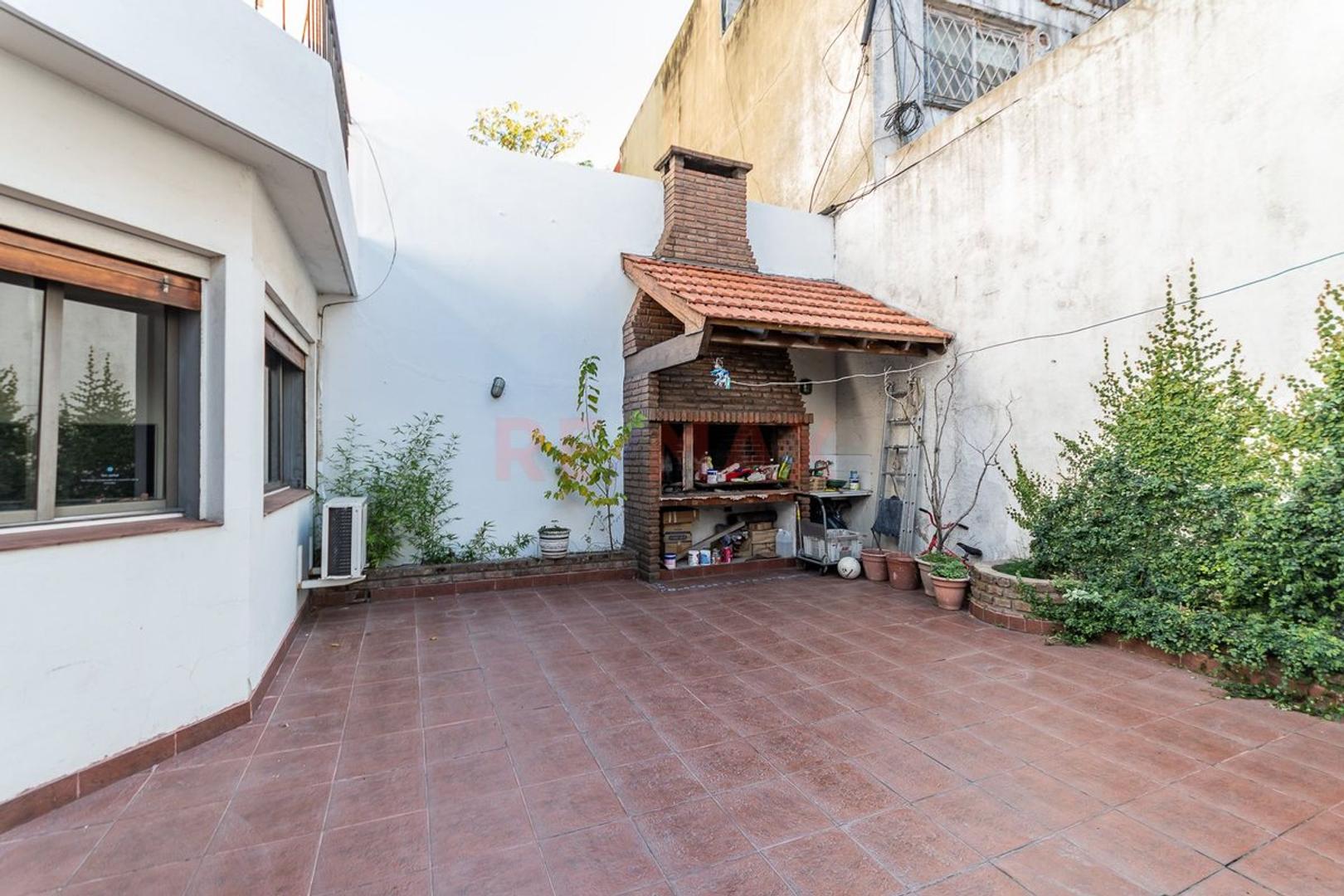 CASA 5 AMBIENTES VENTA EN CABALLITO PATIO GARAGE