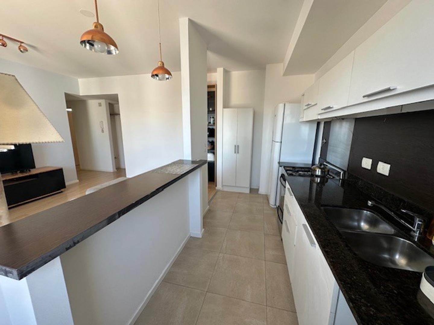 IMPECABLE DEPARTAMENTO DE 2 AMB.   SUPER LUMINOSO  