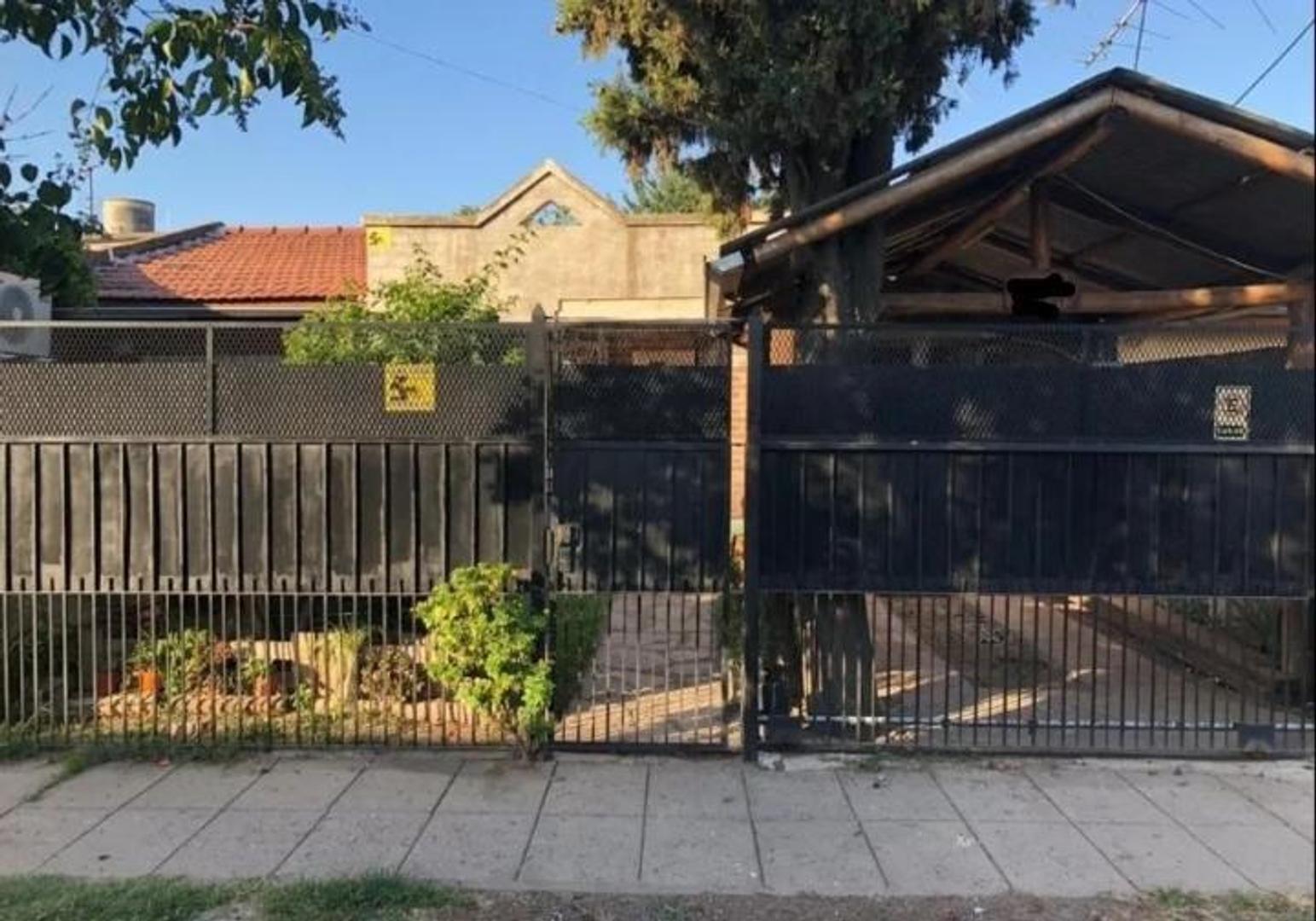 Casa en Venta - 3 Dormitorios 2 Baños- 334 mts2 - Ituzaingó