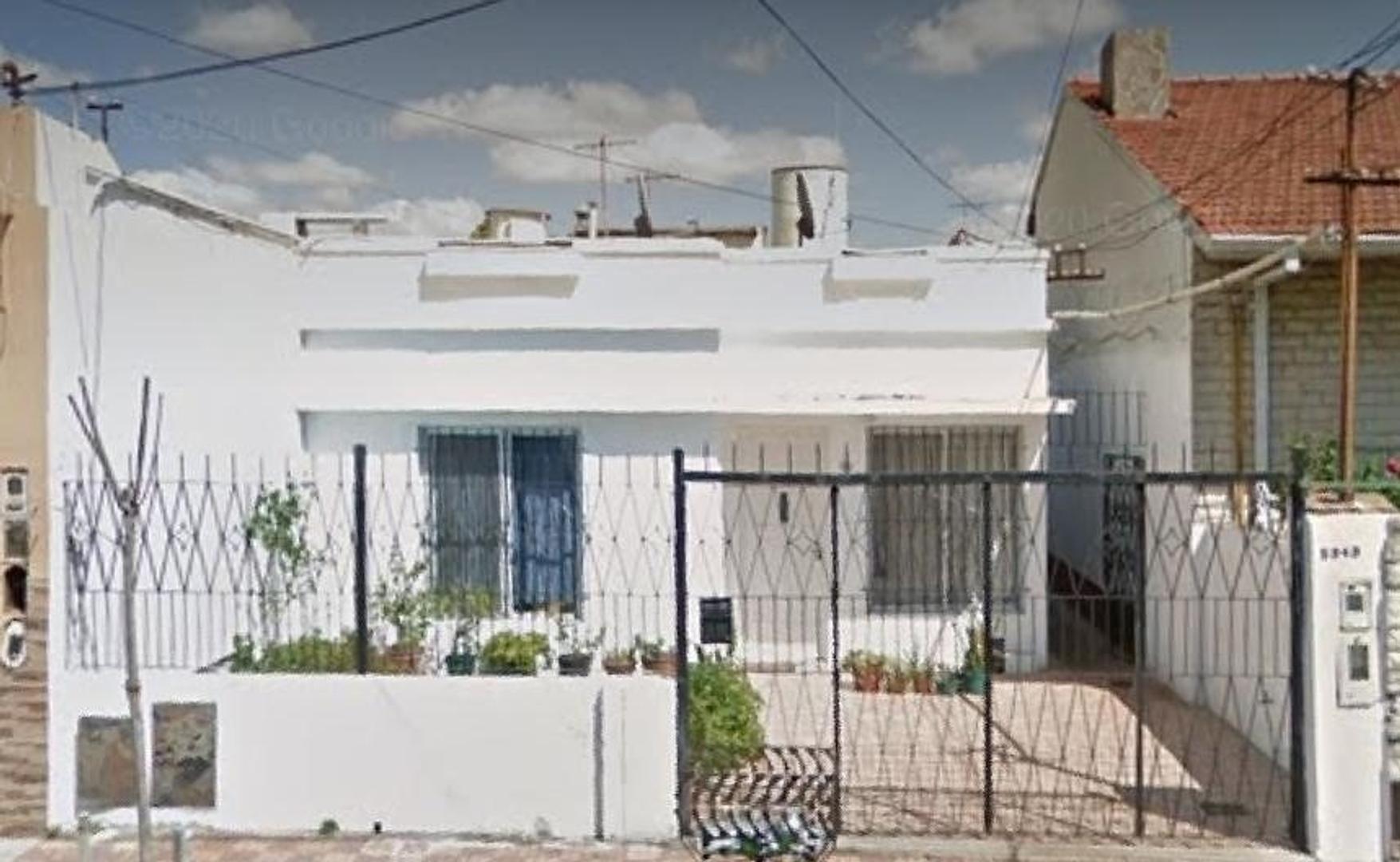 CASA 2 FLIAS CON GALPON EN VENTA VILLEGAS 5300 VILLA DOMINIC