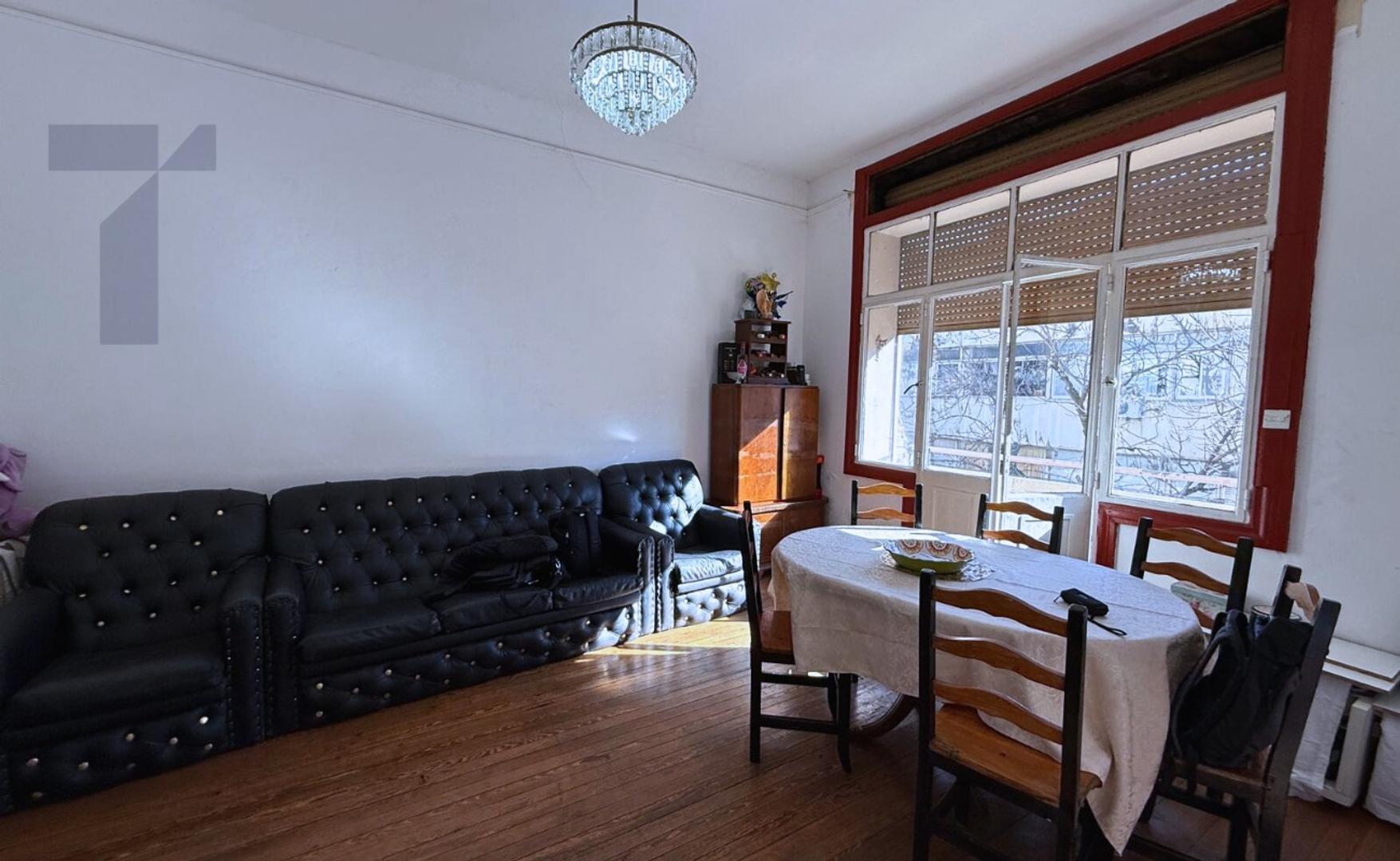 DEPARTAMENTO 1º PISO POR ESCALERA CON BALCON Y TERRAZA