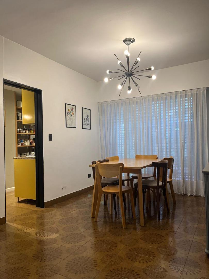 Casa 5 ambientes con 2 baños