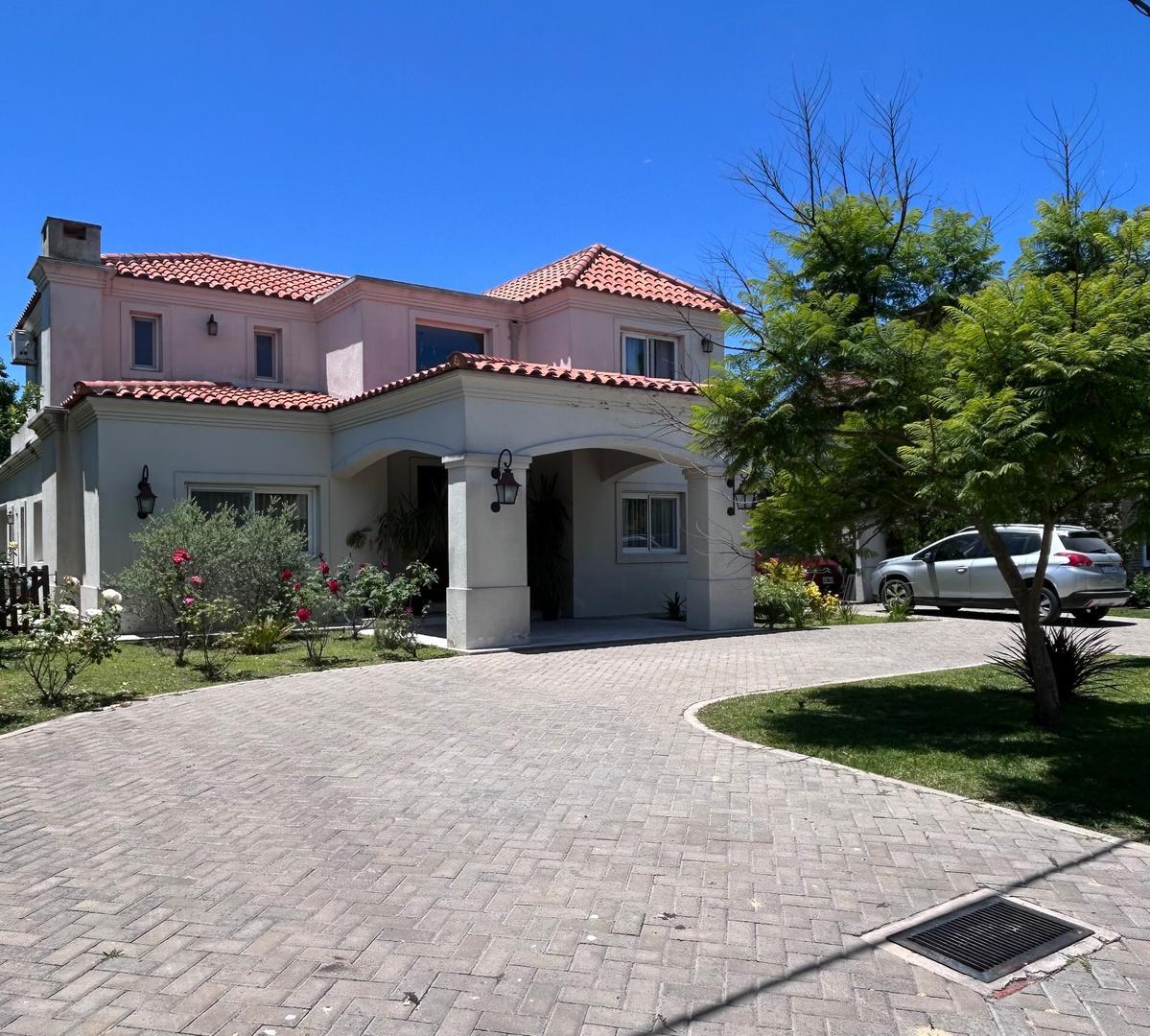 Casa en Alquiler de 3 dormitorios