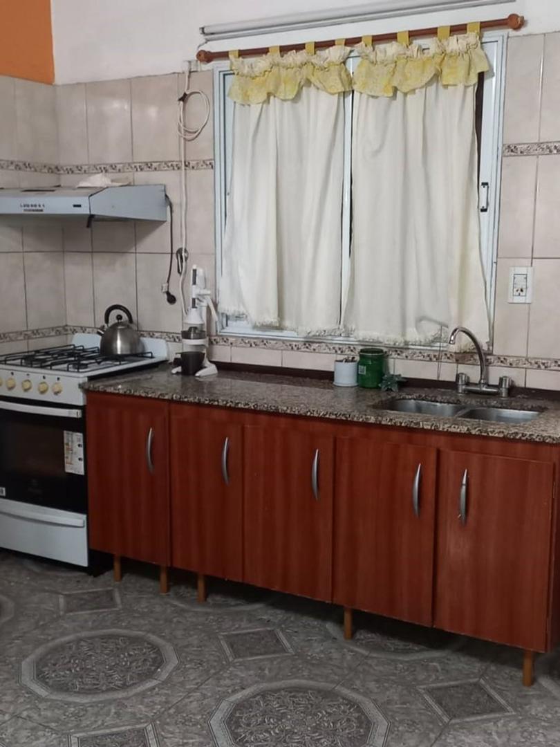 Casa 4 ambientes con 1 baño