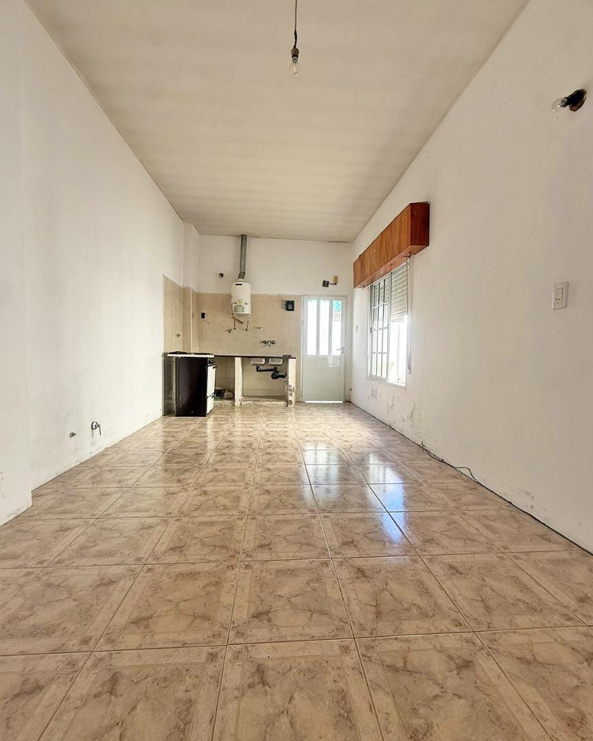 Casa 2 ambientes con 1 baño