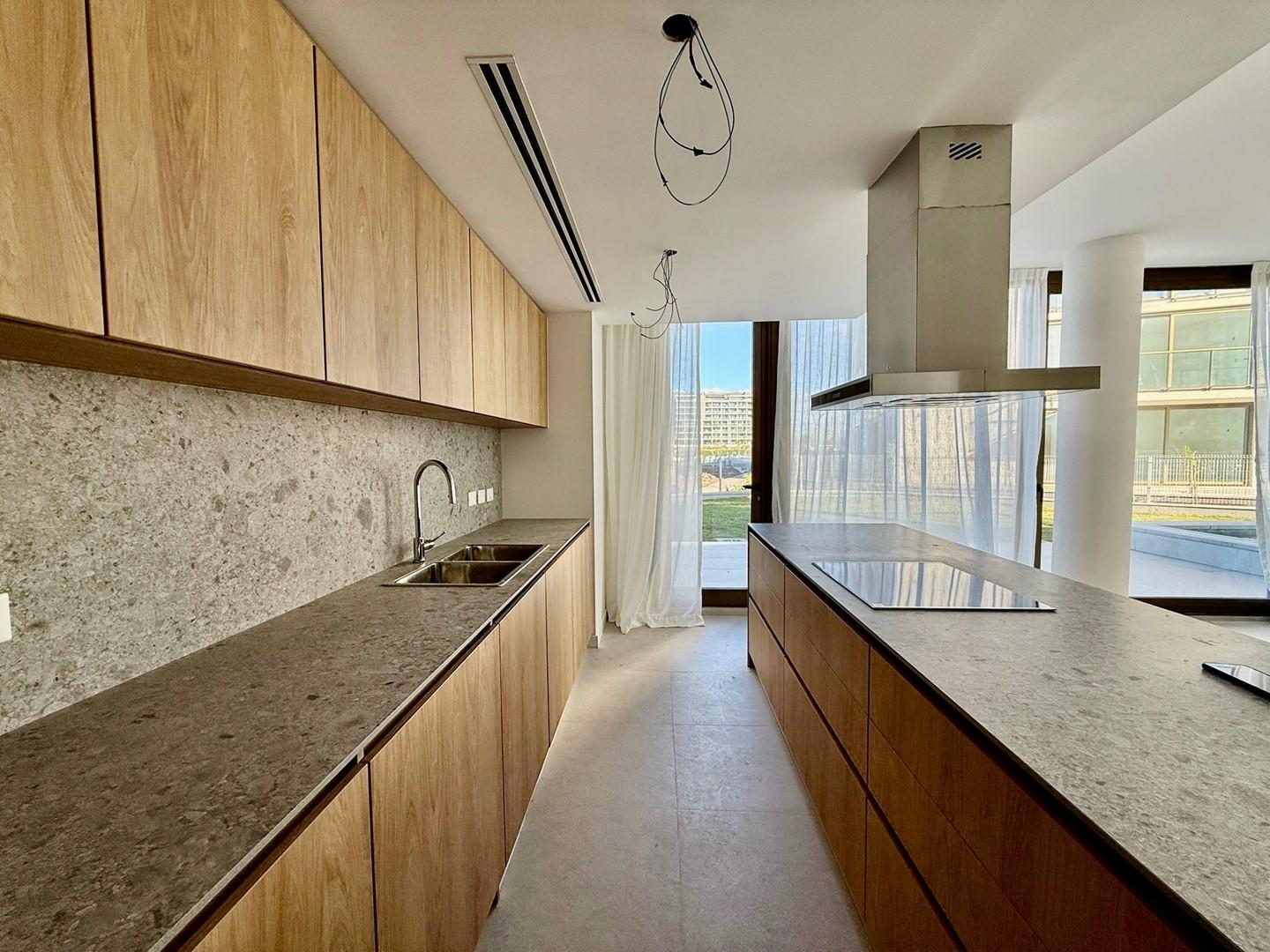 Departamento 4 ambientes con 3 baños