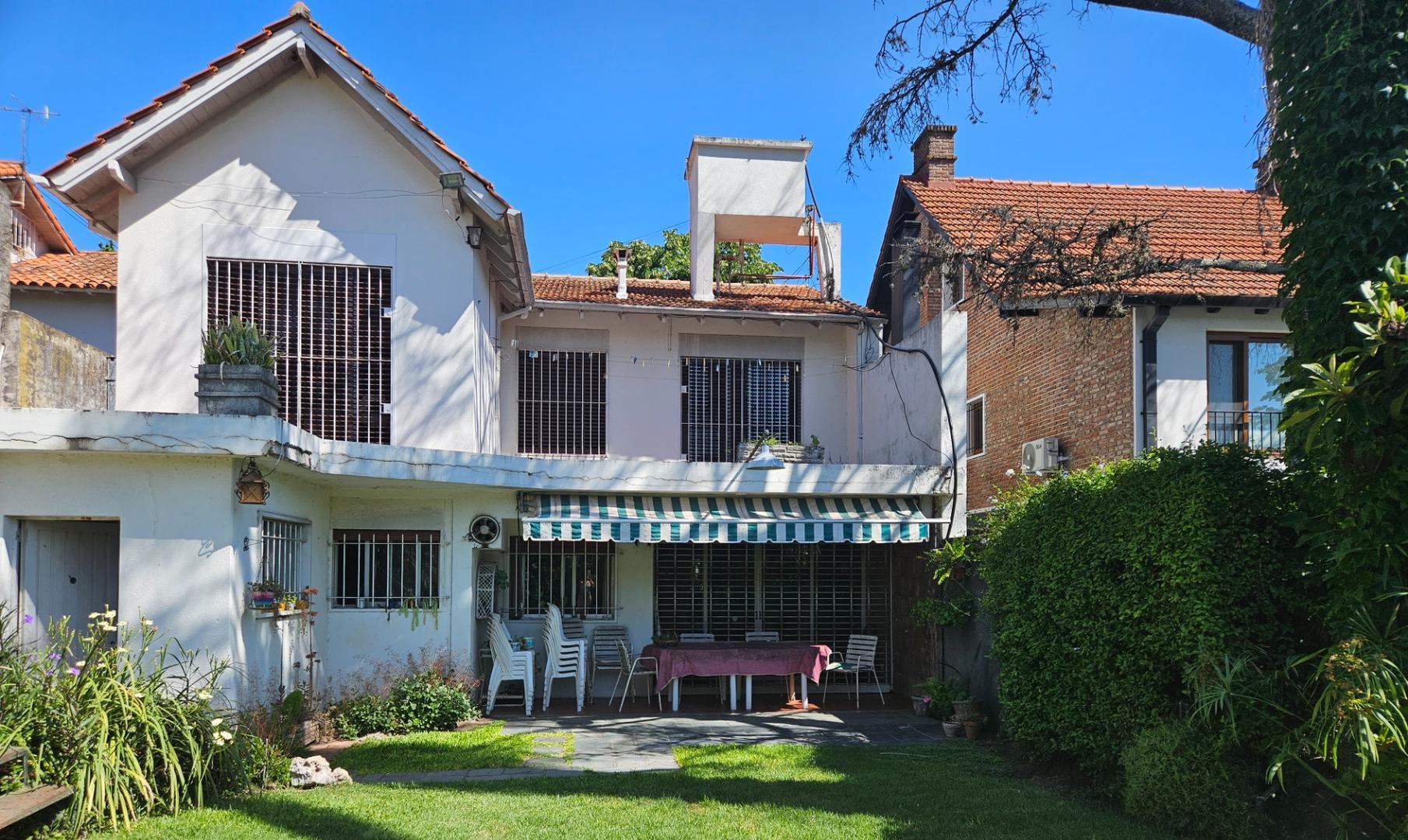 Venta Casa 7 ambientes San Isidro, con jardín, y garage