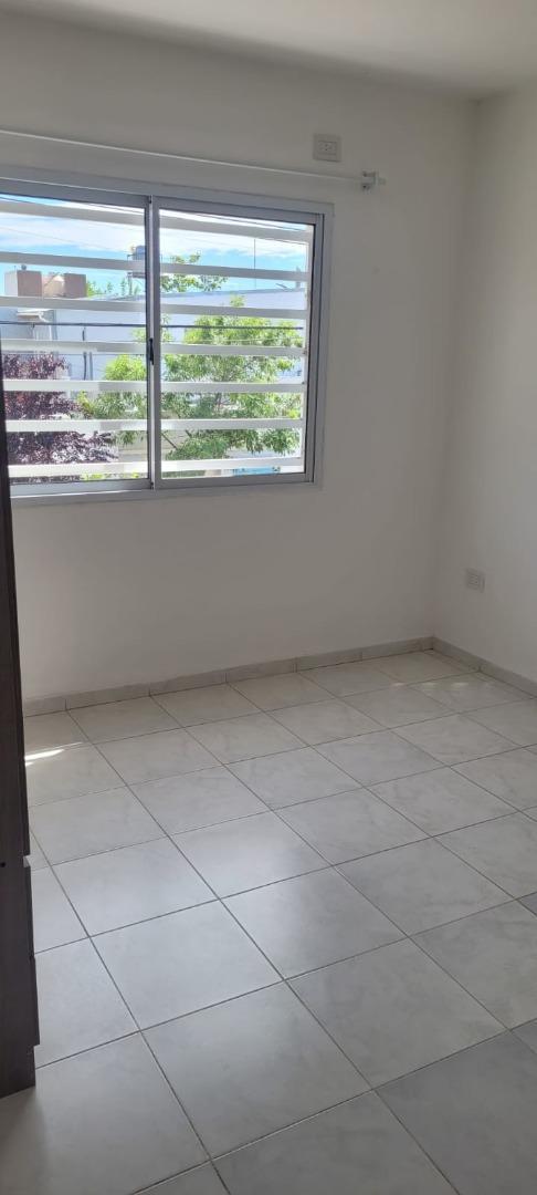 Departamento en Alquiler en Cipolletti, $ 650.000