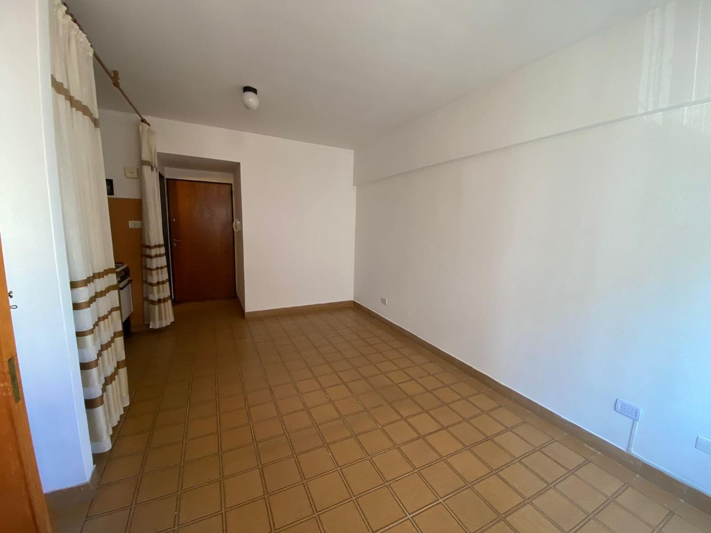 Monteagudo 100, Piso 6