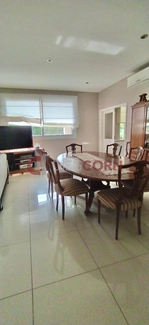 Casa 4 ambientes con 4 baños