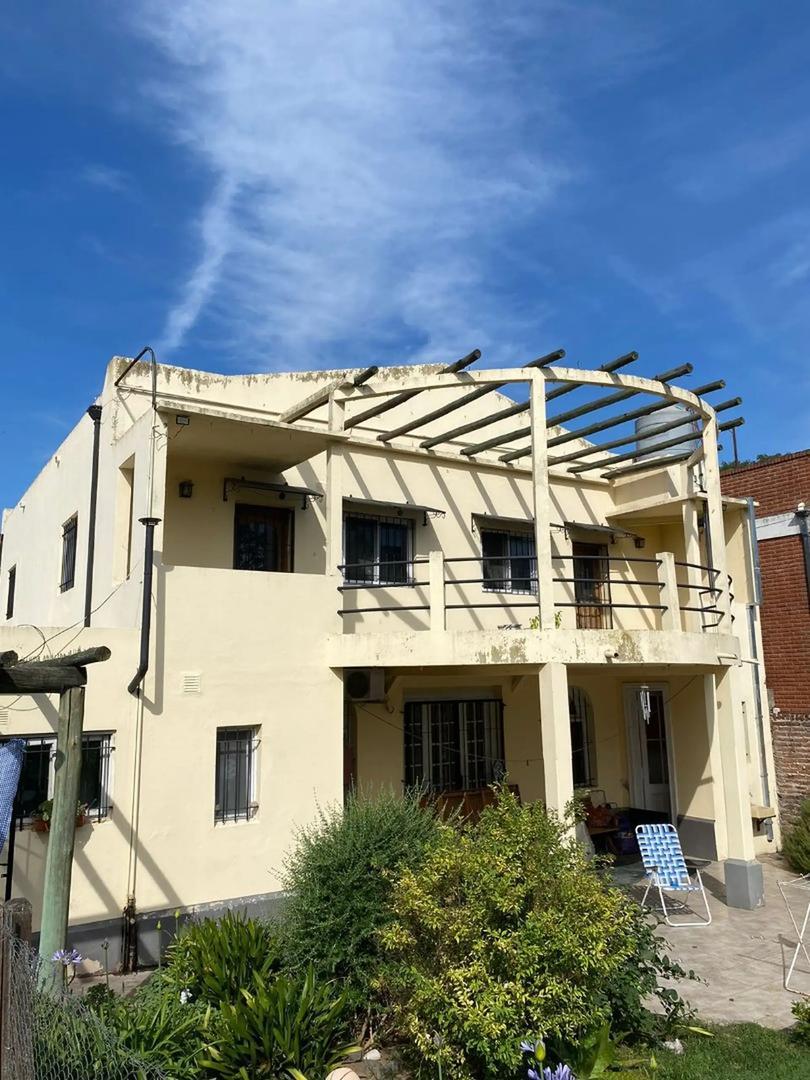 Casa. Lote doble frente apto Desarrollo Inmobiliario.