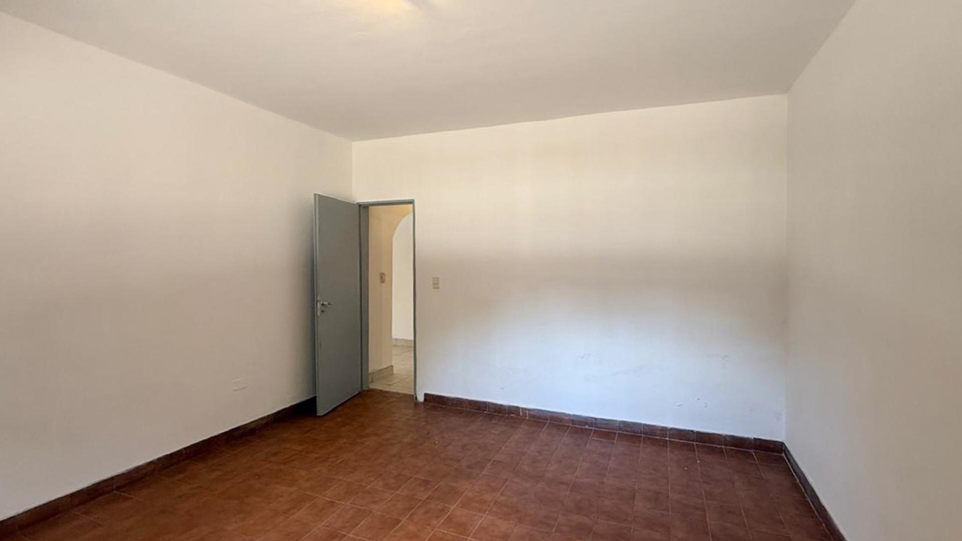 Casa en Alquiler con 1 cochera