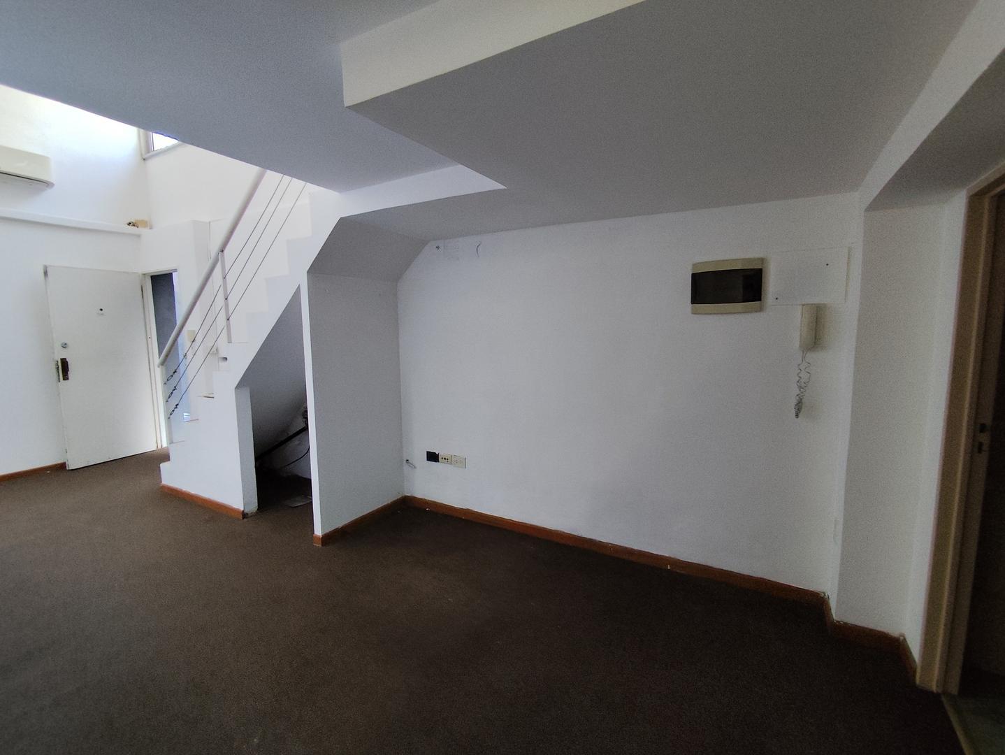 Oficina en Venta 65 años