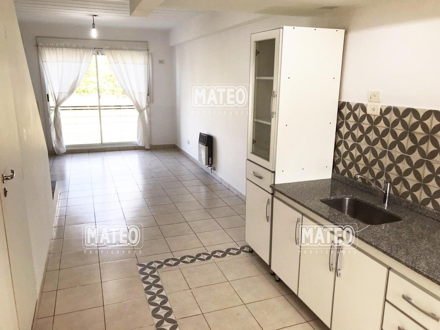 DUPLEX TRES AMBIENTES