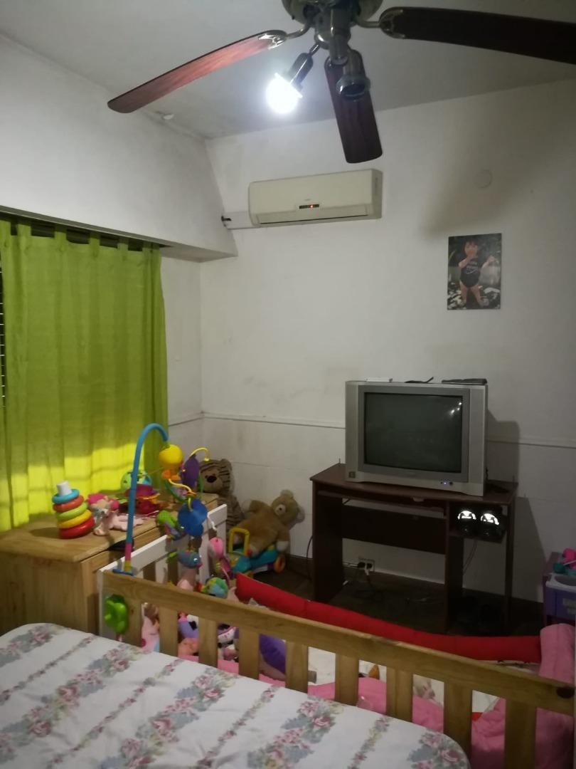 OPORTUNIDAD CASA 3 AMB + DEPTO CHICO  - COCHERA -  LOMAS