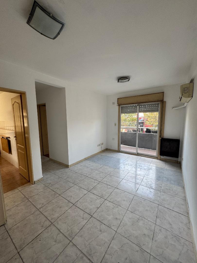 Departamento en Alquiler en Banfield, $ 740.000