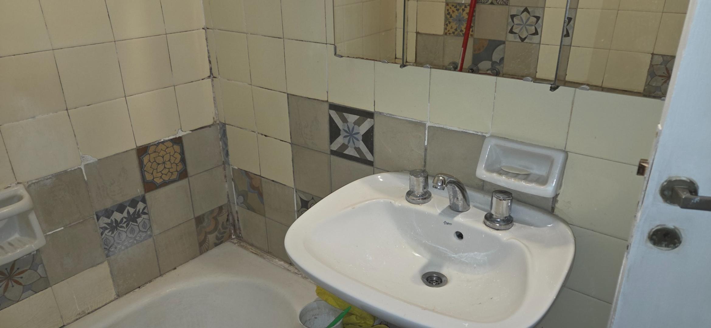 DOS AMBIENTES MUY BIEN UBICADO A RECICLAR