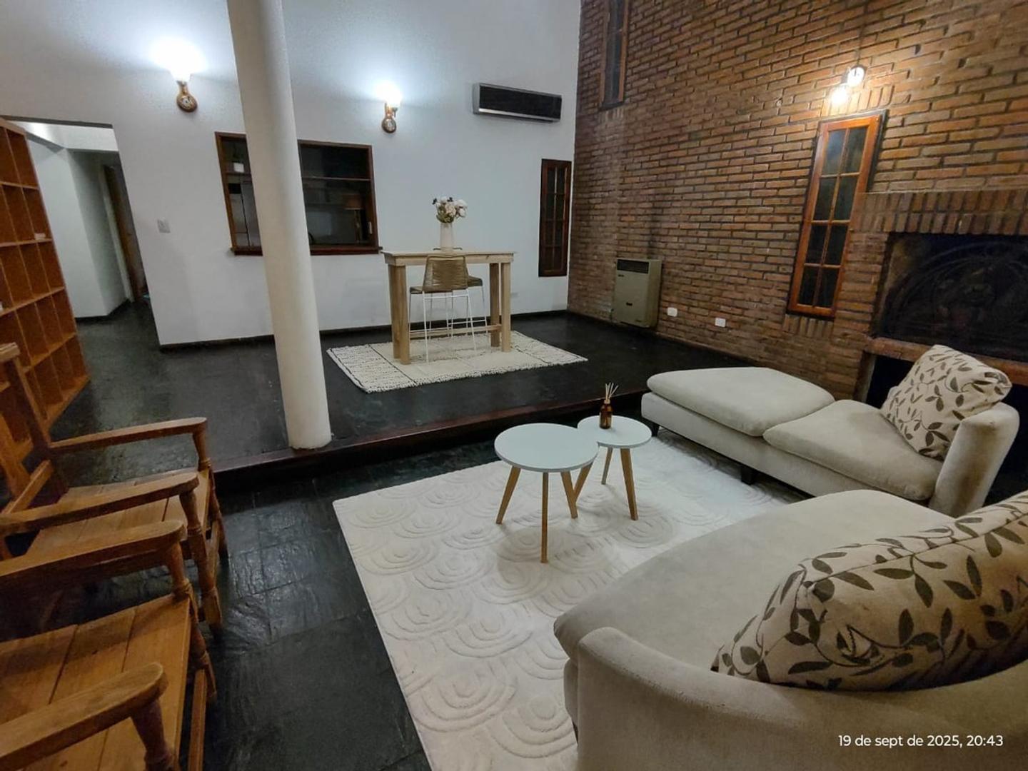 Casa en Alquiler de 4 dormitorios