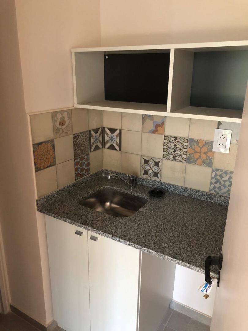 SE VENDE: SARMIENTO 791. ULTIMAS OFICINAS