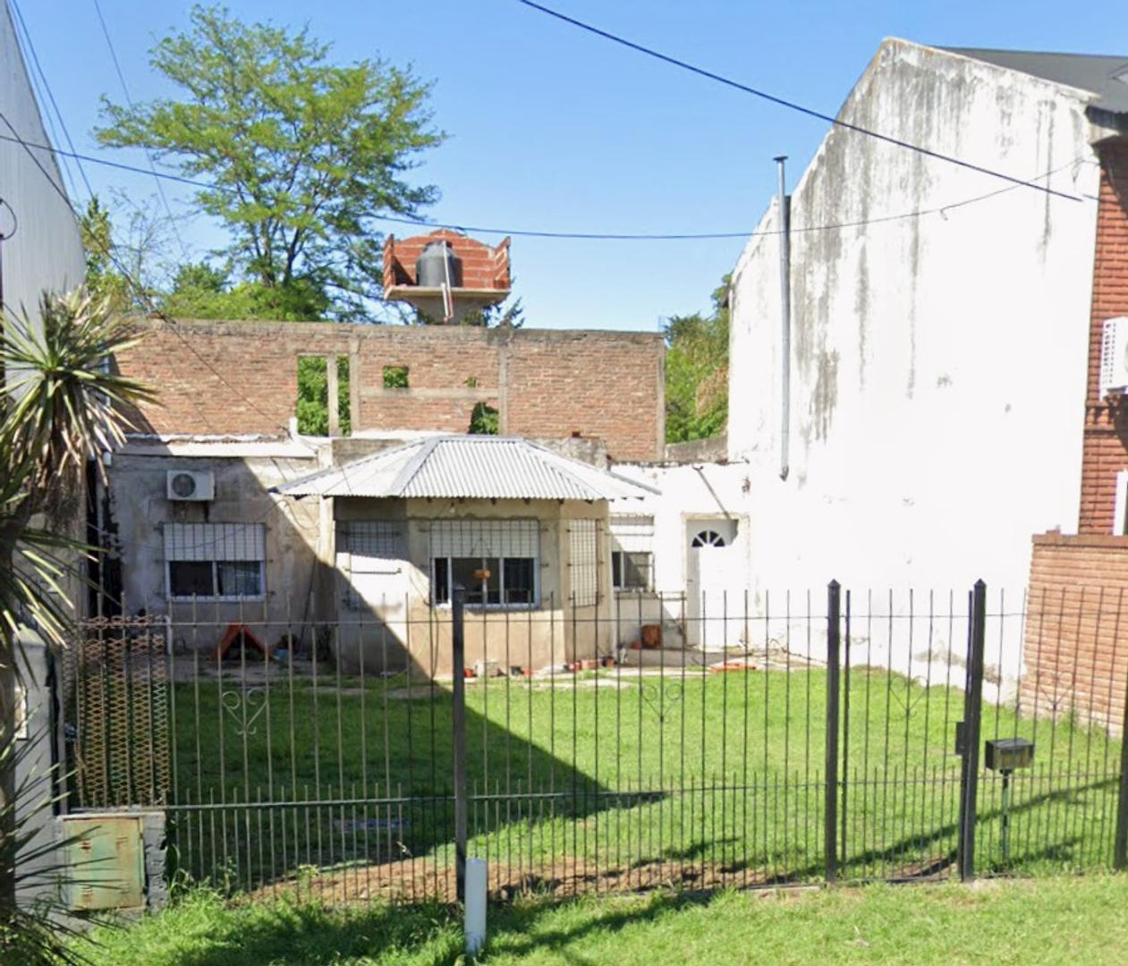 CASA EN MORENO NORTE 5 AMBIENTES CON PARQUE