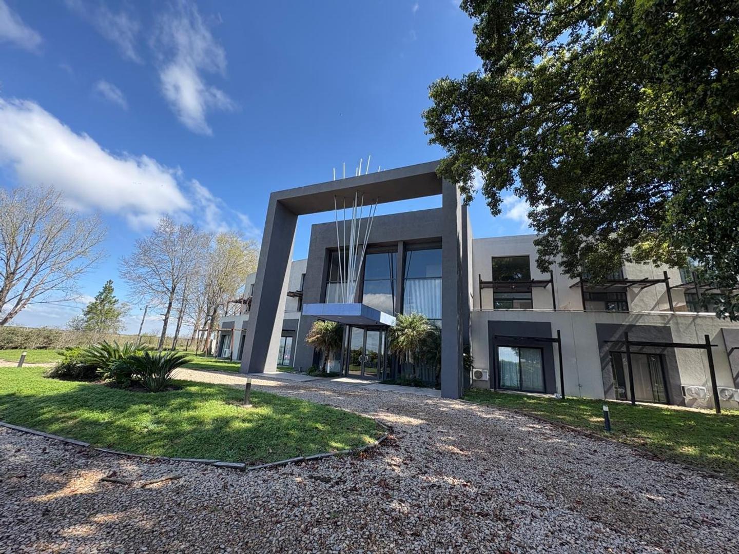 Complejos Carpinchos De Otamendi