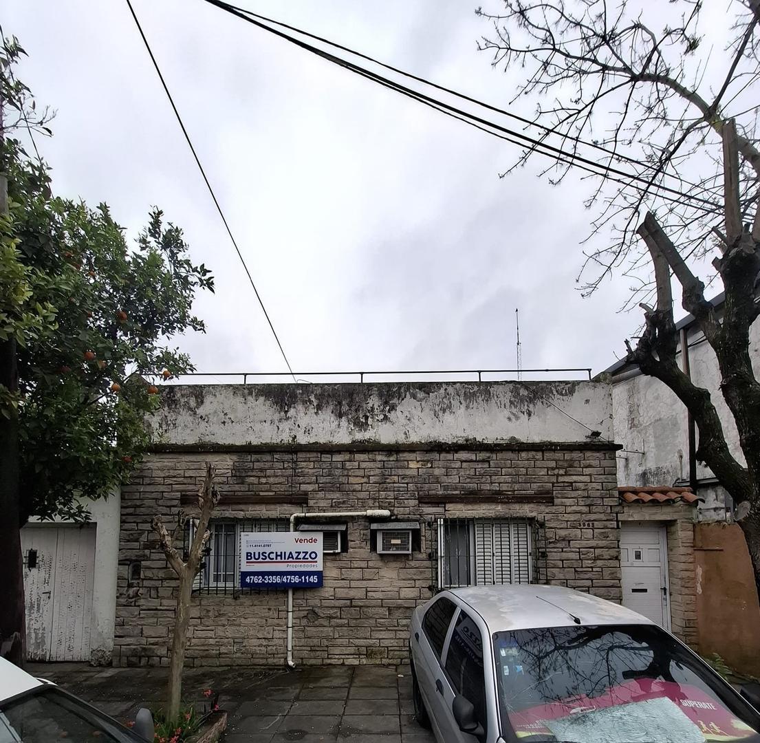 Casa en lote propio – 4 ambientes con patio y terraza