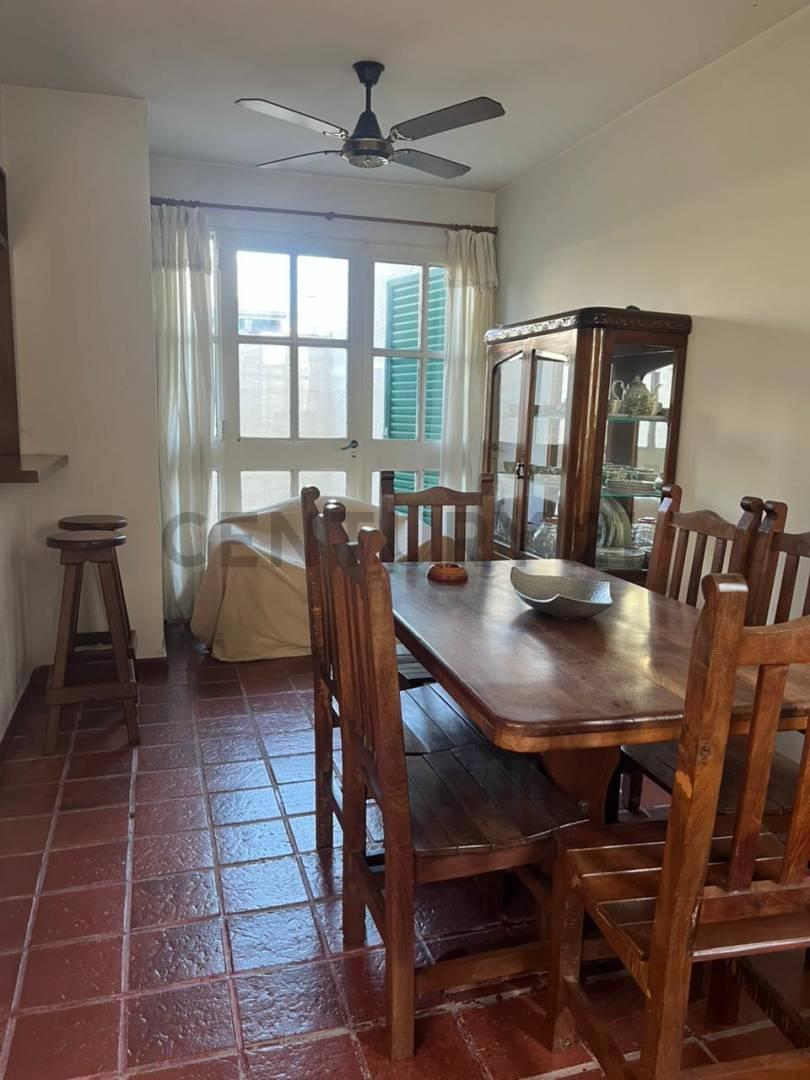 27 entre 72 y 73. Dúplex en venta