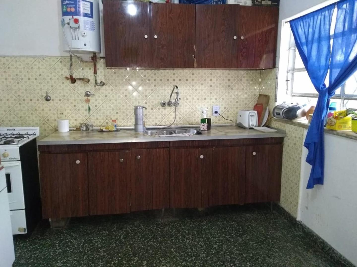 Casa en Venta con 3 cocheras