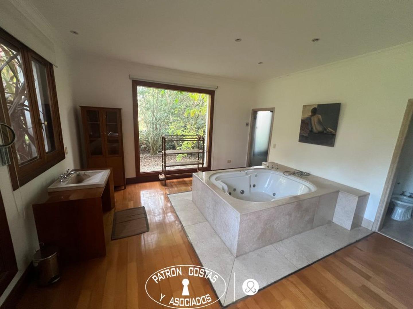 Casa en Venta de 5 dormitorios